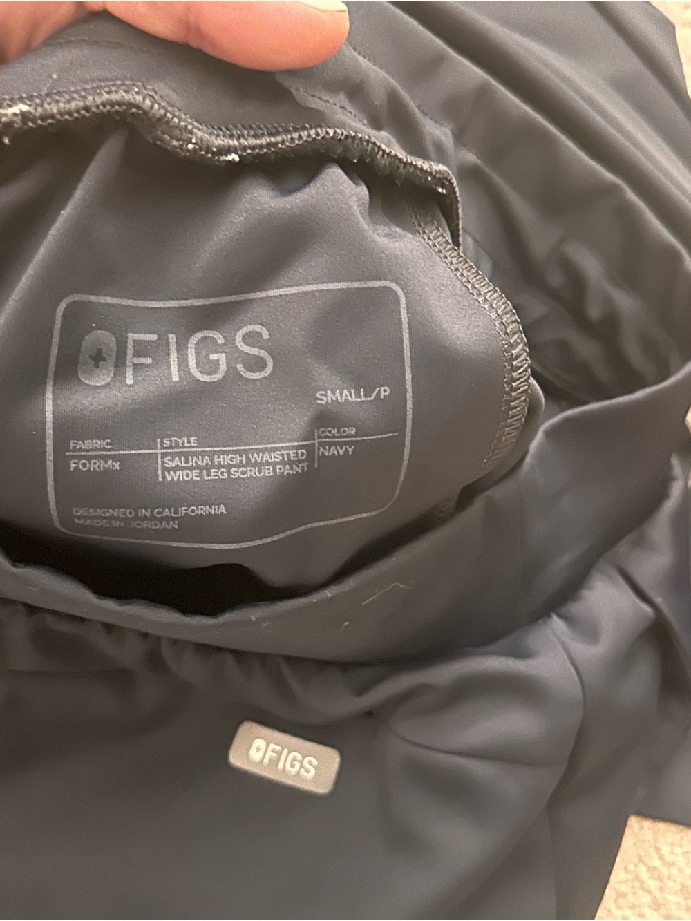 FIGS Women’s scrub sets - Picture 4 of 6